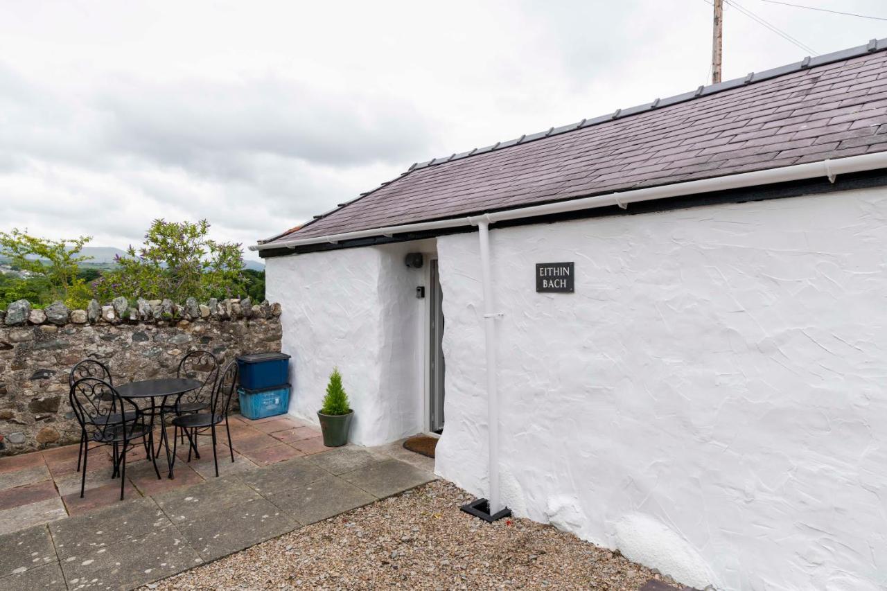 Holiday home Eithin Bach